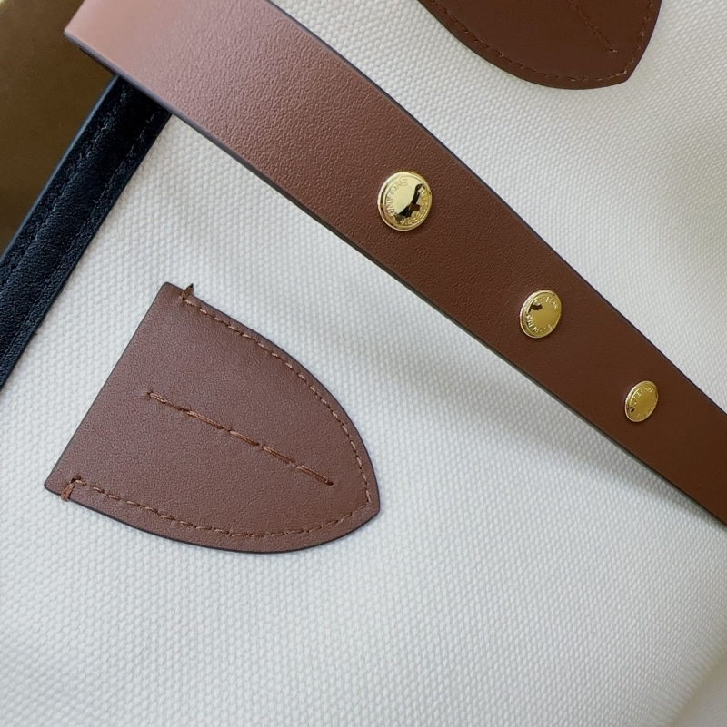 Bv*b*rry shopping bags